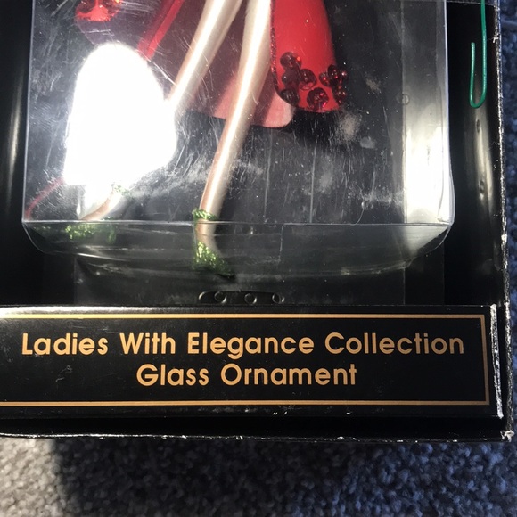 Ladies with Elegance hand blown vintage ornament - Picture 4 of 4